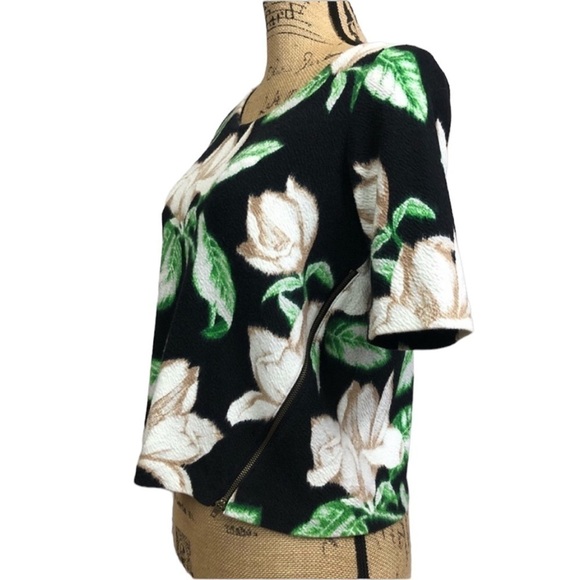 ANTHROPOLOGIE-POSTMARK-FLORAL Side Zip Crop Blouse - Picture 3 of 9